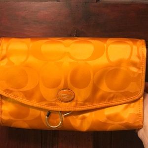 ***REDUCED*** NWOT Coach Makeup travel caddy